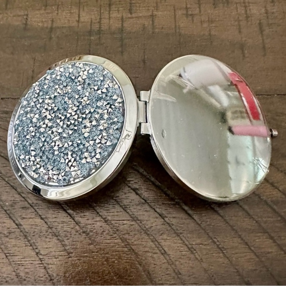 Compact Mirror silver
NWOT - Picture 8 of 8